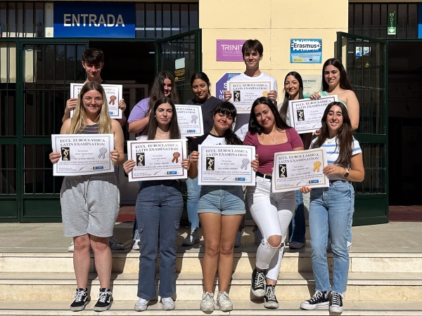 Alumnado de Latin y Griego obtiene Diplomas EGEX y ELEX