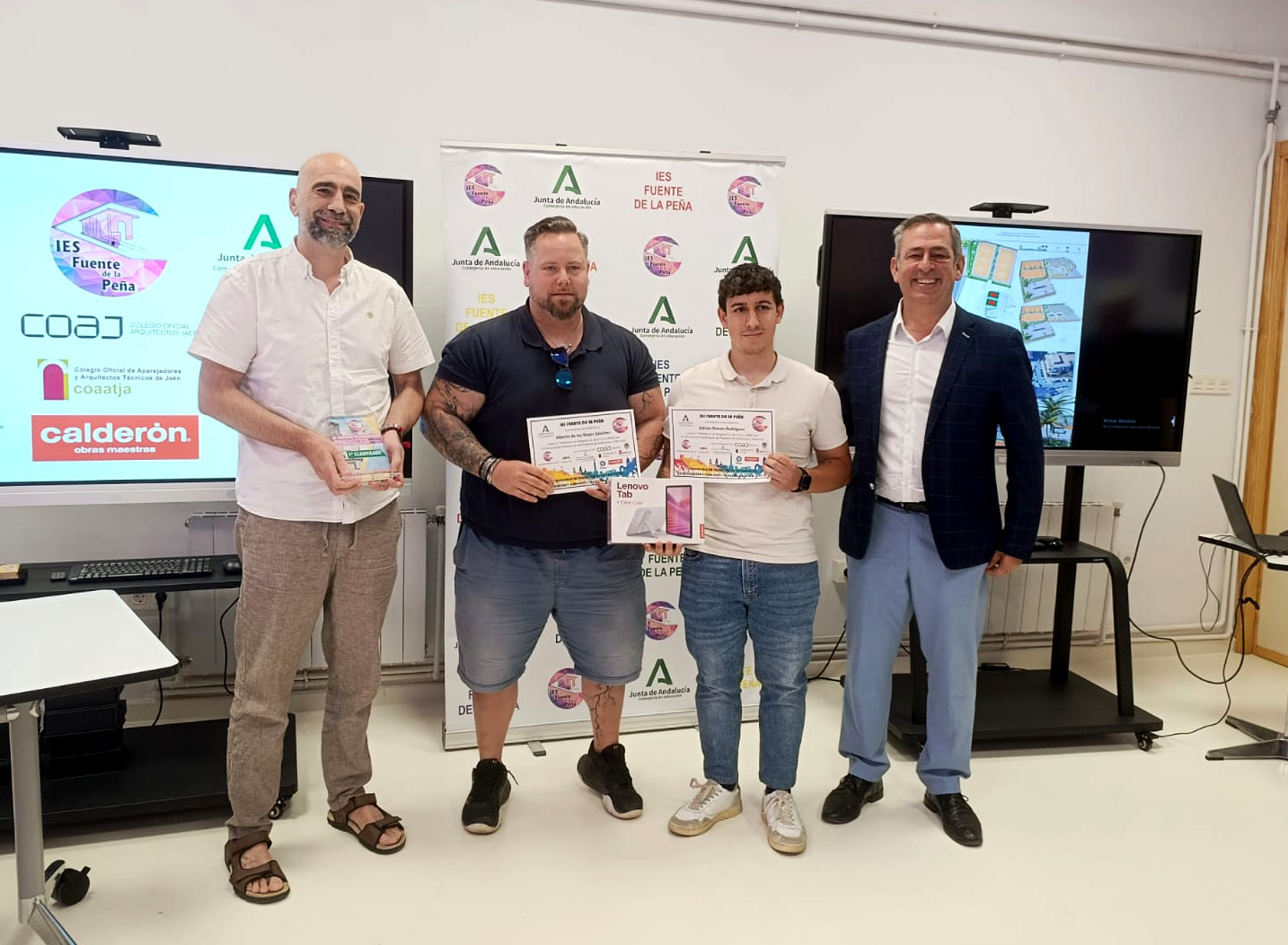 Alumnos del Ciclo, ganadores del IV Concurso de Presentacion de Proyectos de Edificacion y Obra Civil
