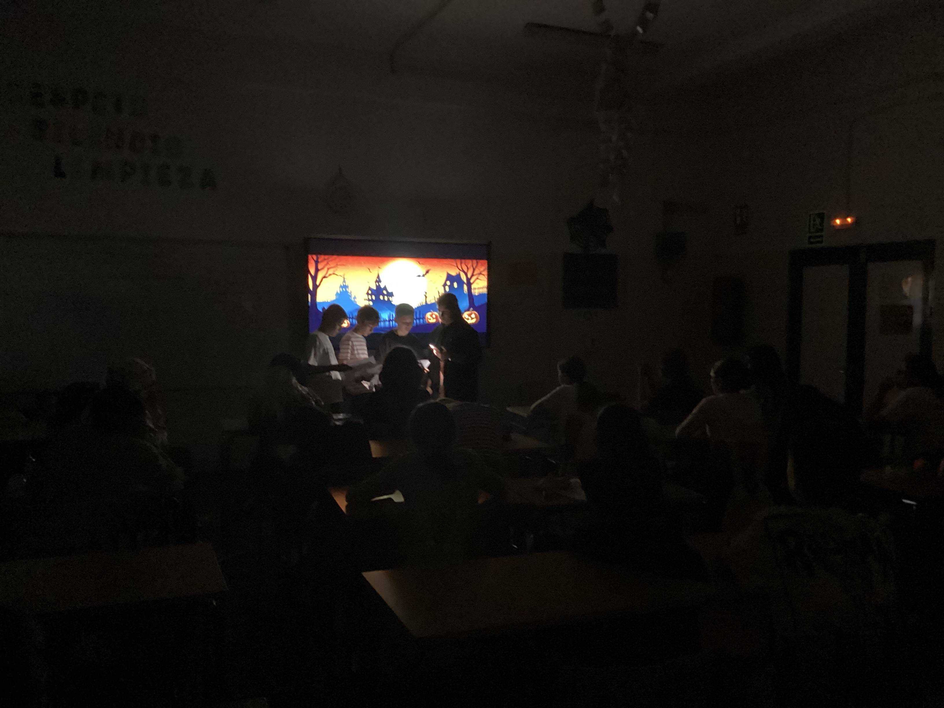 ¡Terror y Literatura! La Celebracion de Halloween en la biblioteca del IES Alonso Sanchez